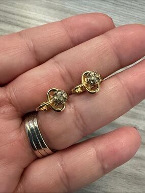 Niña Ricci Crystal Clip On Vintage Earrings